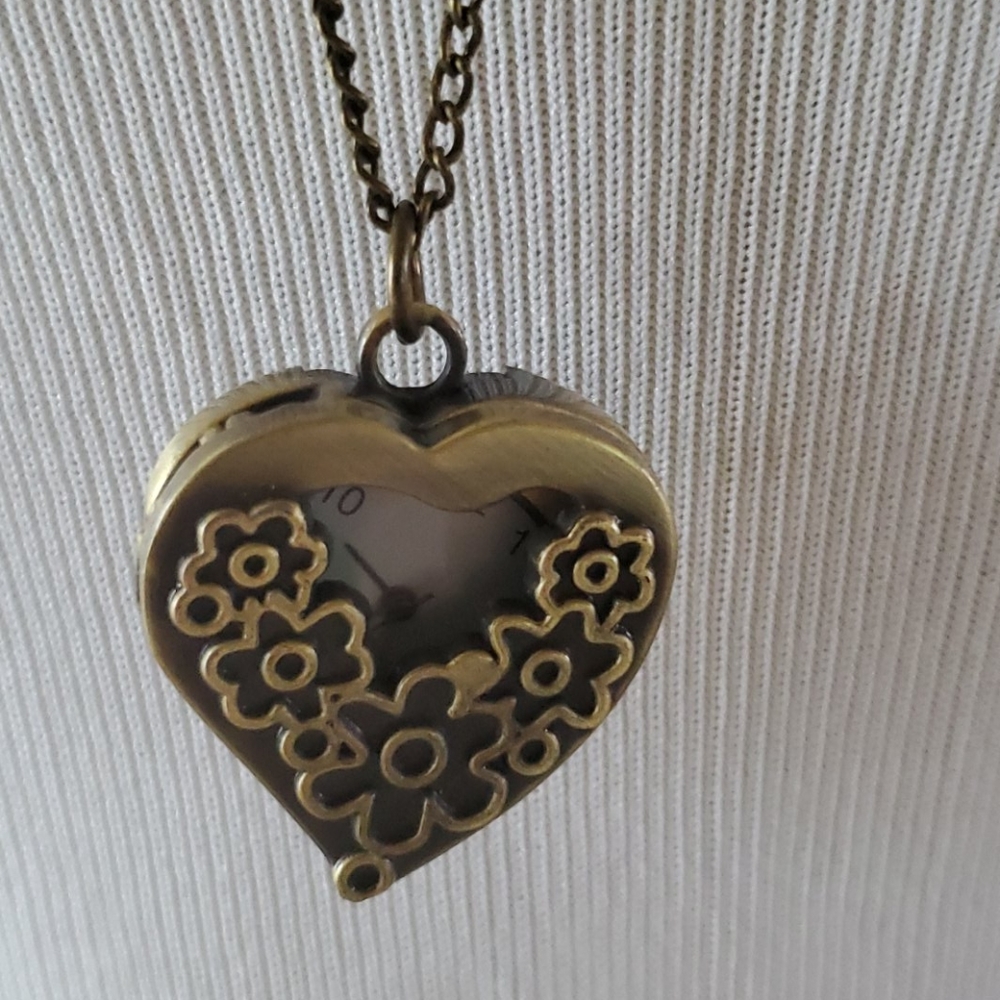 Clock necklace - Picture 3 of 7